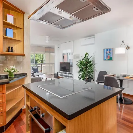 Apartment With Terrace - City Center And Near The Beach