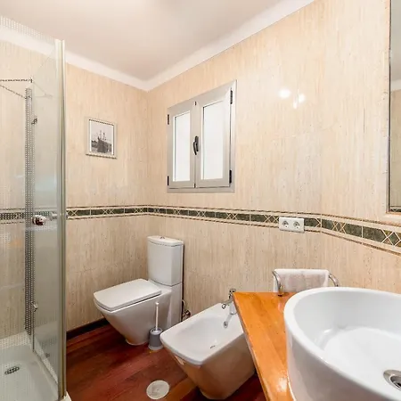 Apartment With Terrace - City Center And Near The Beach