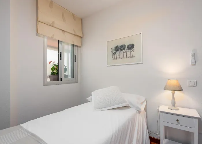 With Terrace - Center And Near The Apartment Marbella